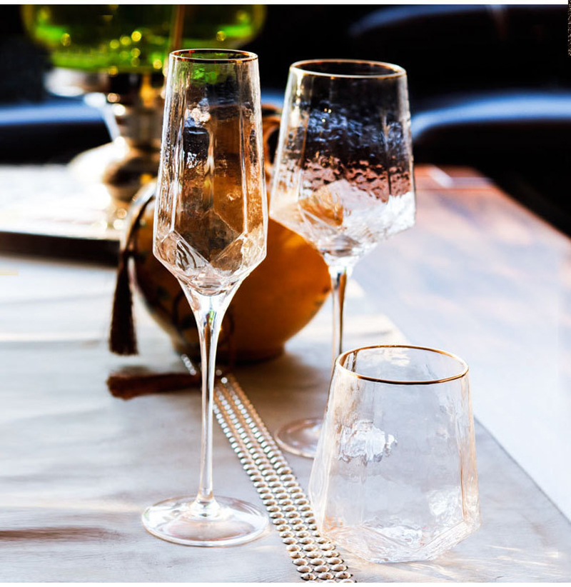 Goud, Gehamerd, Champagne Bril - Wine Or Beer recensie en prijs